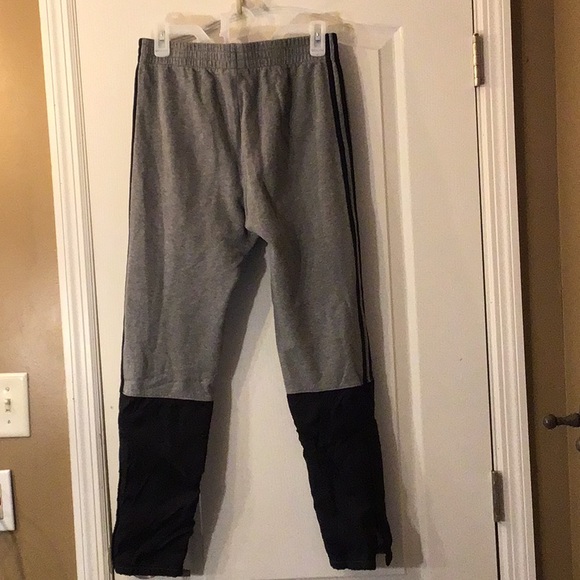 Adidas YXL (18/20) Gray Sweats with Black Stripes - Picture 6 of 7